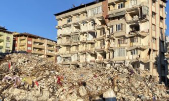 Humanitárna reakcia na zemetrasenia v Turecku nezohľadnila potreby ľudí so zdravotným znevýhodnením