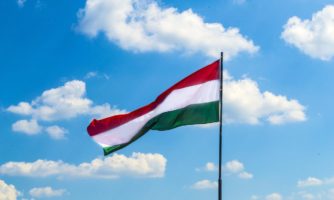Vystúpenie z ICC nezbavuje Maďarsko povinnosti zatknúť Benjamina Netanjahua