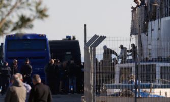 Európsky parlament schválil plány týkajúce sa represívneho zadržiavania a deportácií osôb 